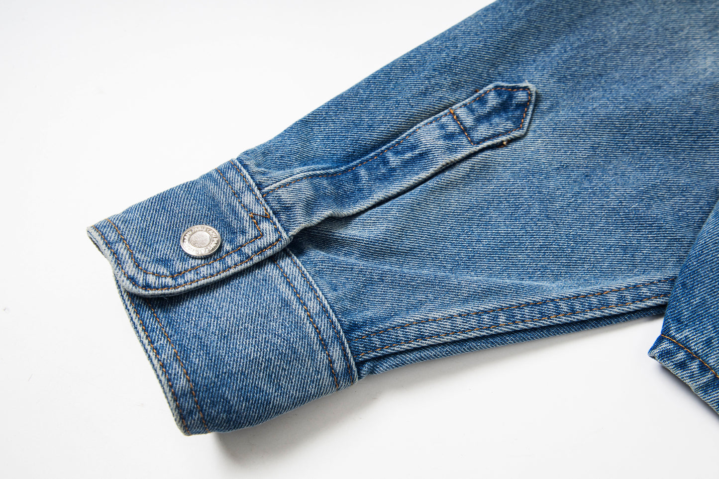 Ami Classic Heart Embroidered Cropped Denim Shirt 847